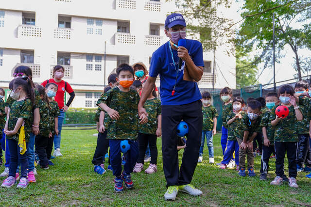 兩人足球團康活動-（熊麻吉活動團隊）台南傑尼爾富農幼兒園水彈戶外教學成長營